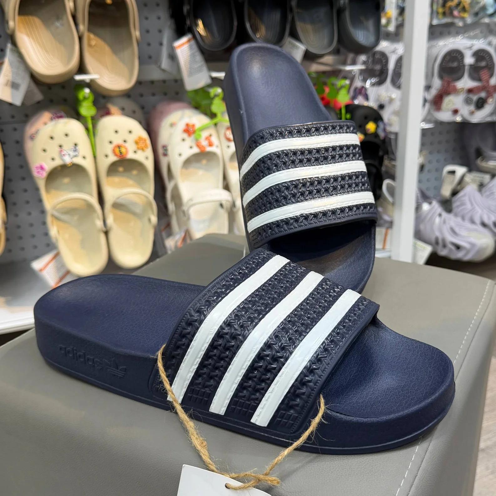 Adilatte Slide