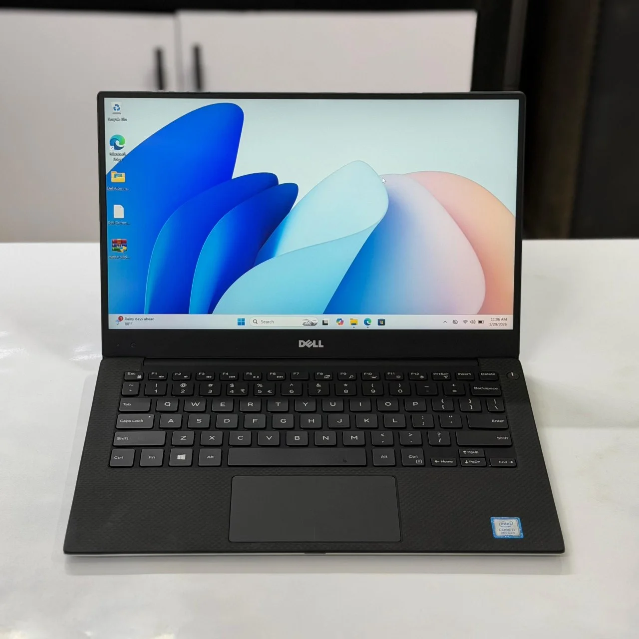 Dell XPS 13 9360. Intel Core i7-8550U|8GB DDR4|256GB SSD|13.3" FHD 60Hz