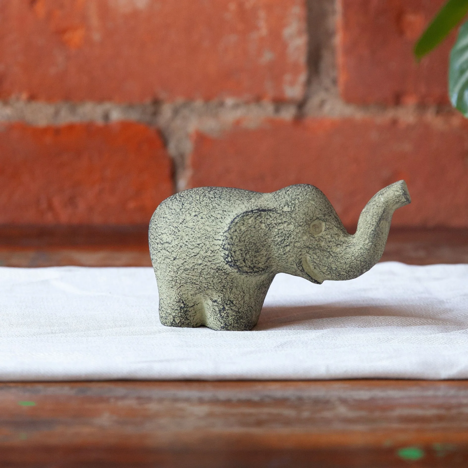 JA Family elephant M