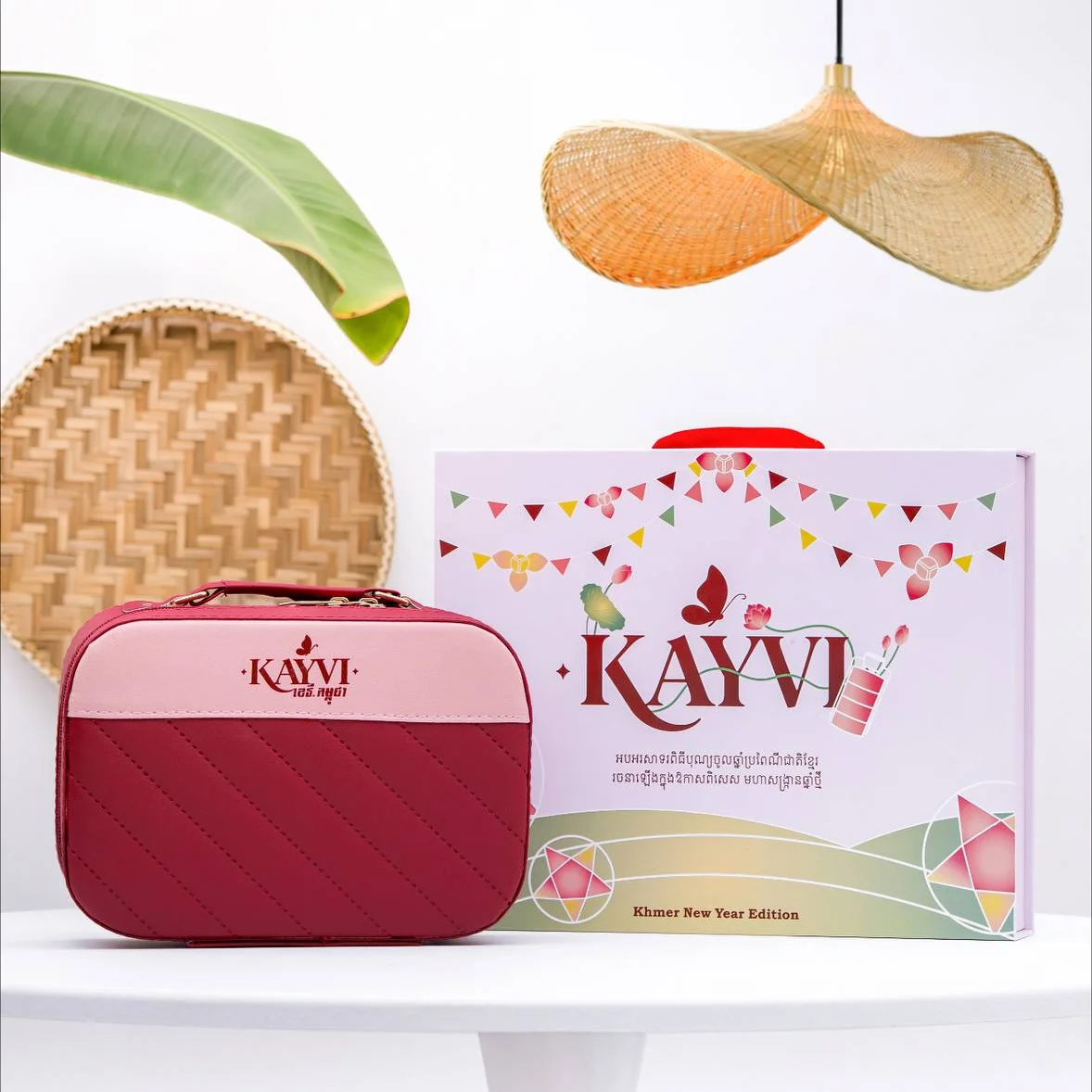 Kayvi Box Set - Free makeup Bag