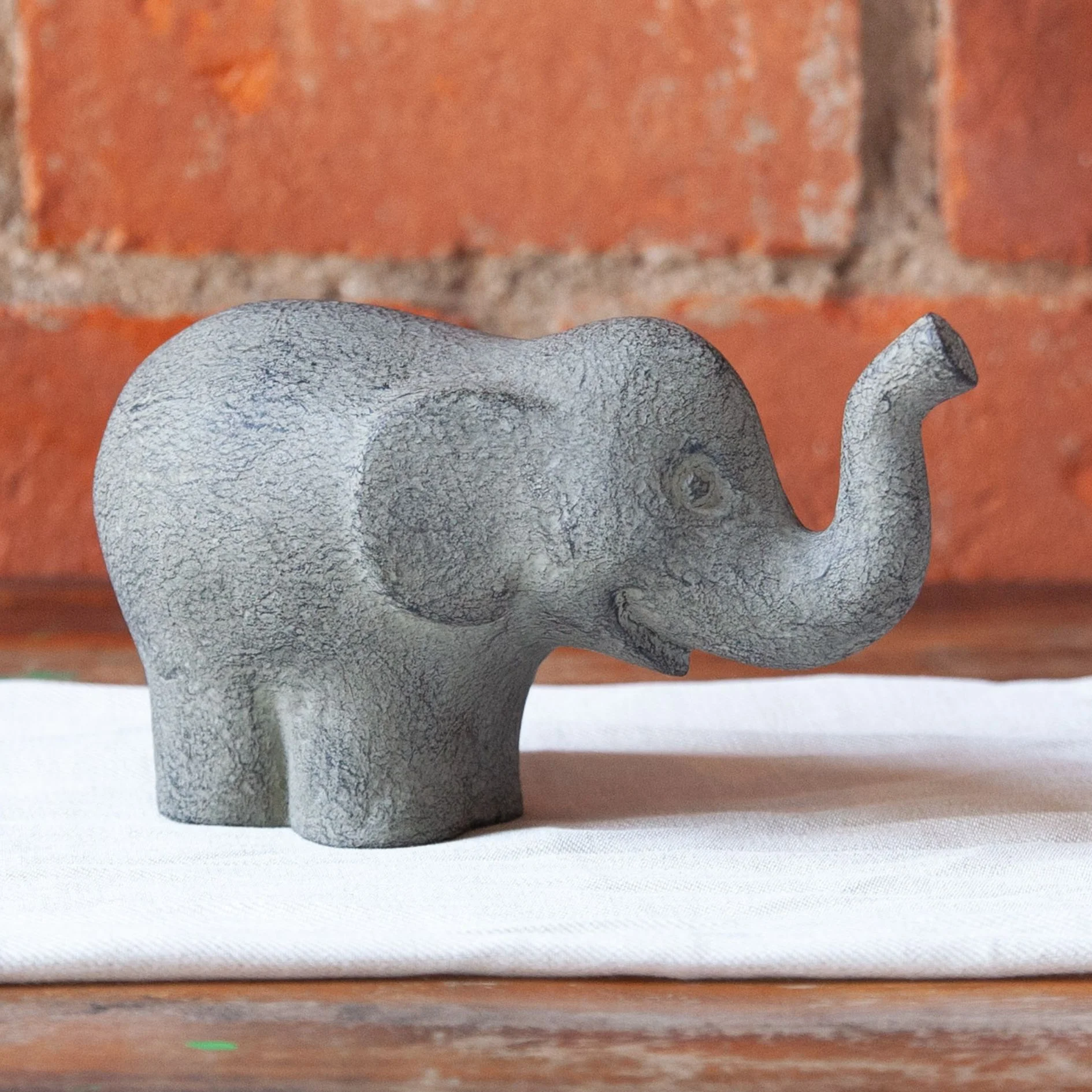 JA Family elephant L