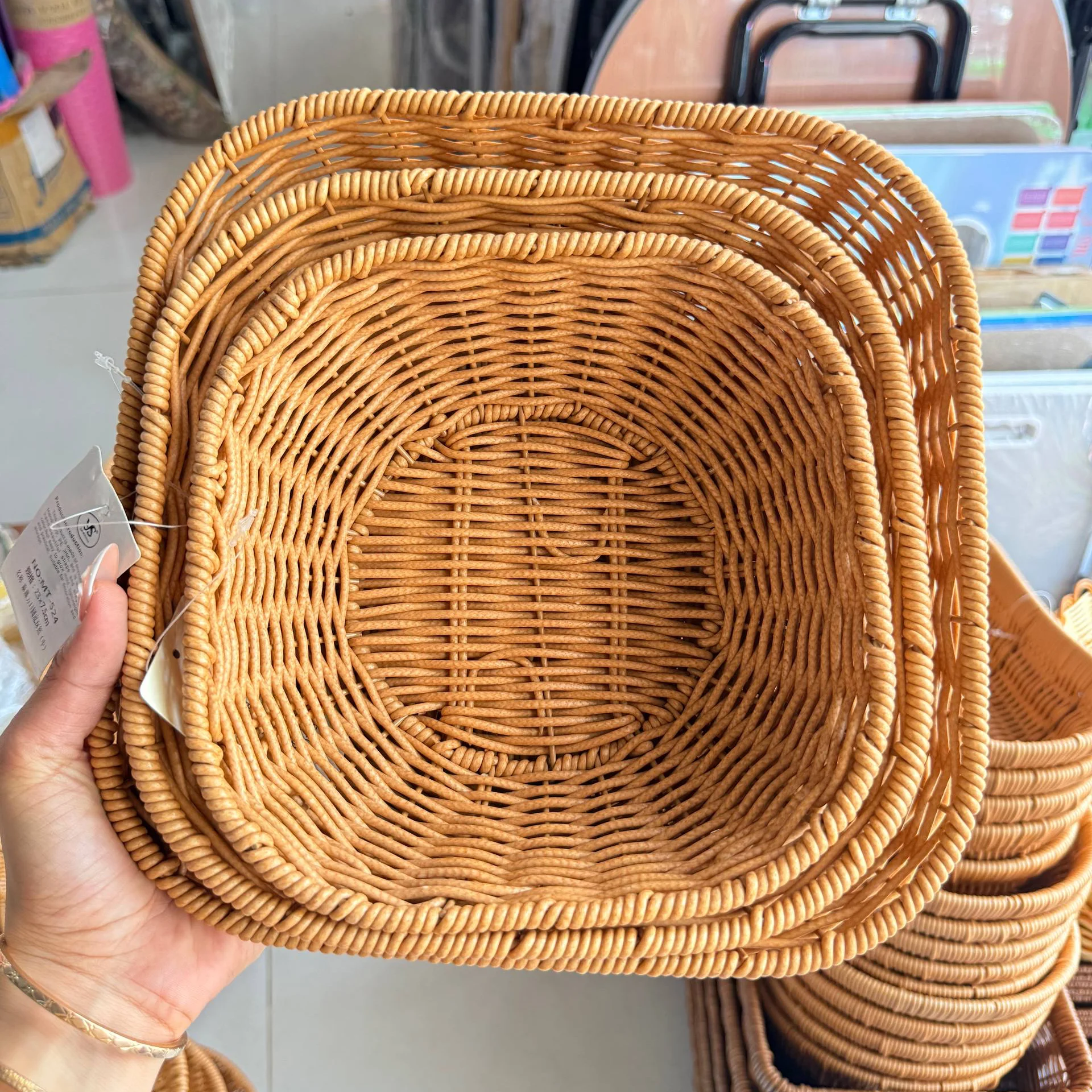 កញ្ច្រែងផ្តៅជ័រ កញ្រ្ចែងផ្លែឈើ - Plastic Woven Wood Basket - 水果盘